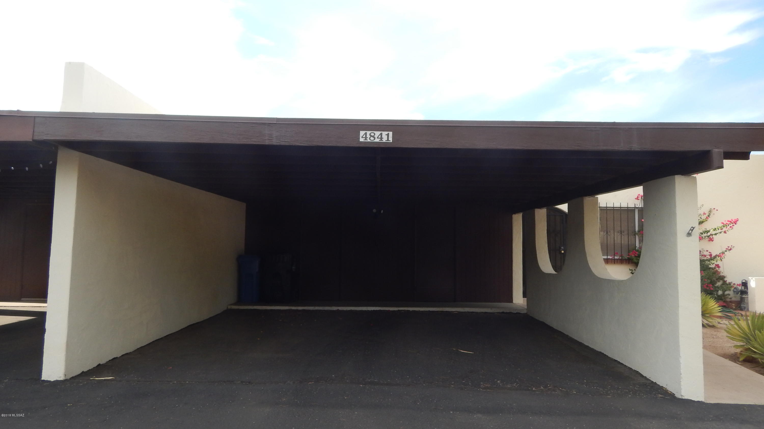 Via Entrada Townhouses - Residential Lease
