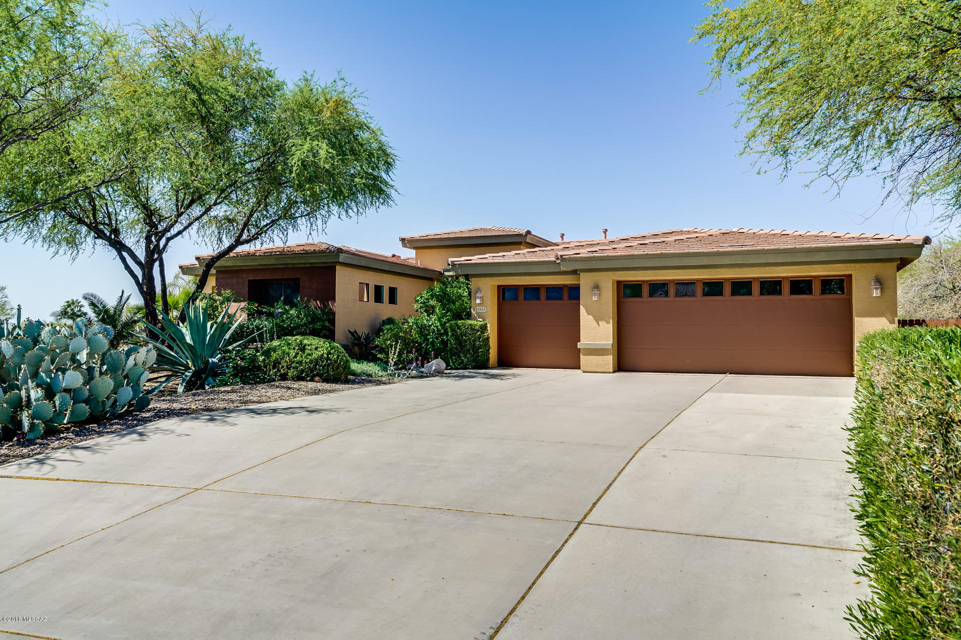 Mira Vista (1-60) - Residential