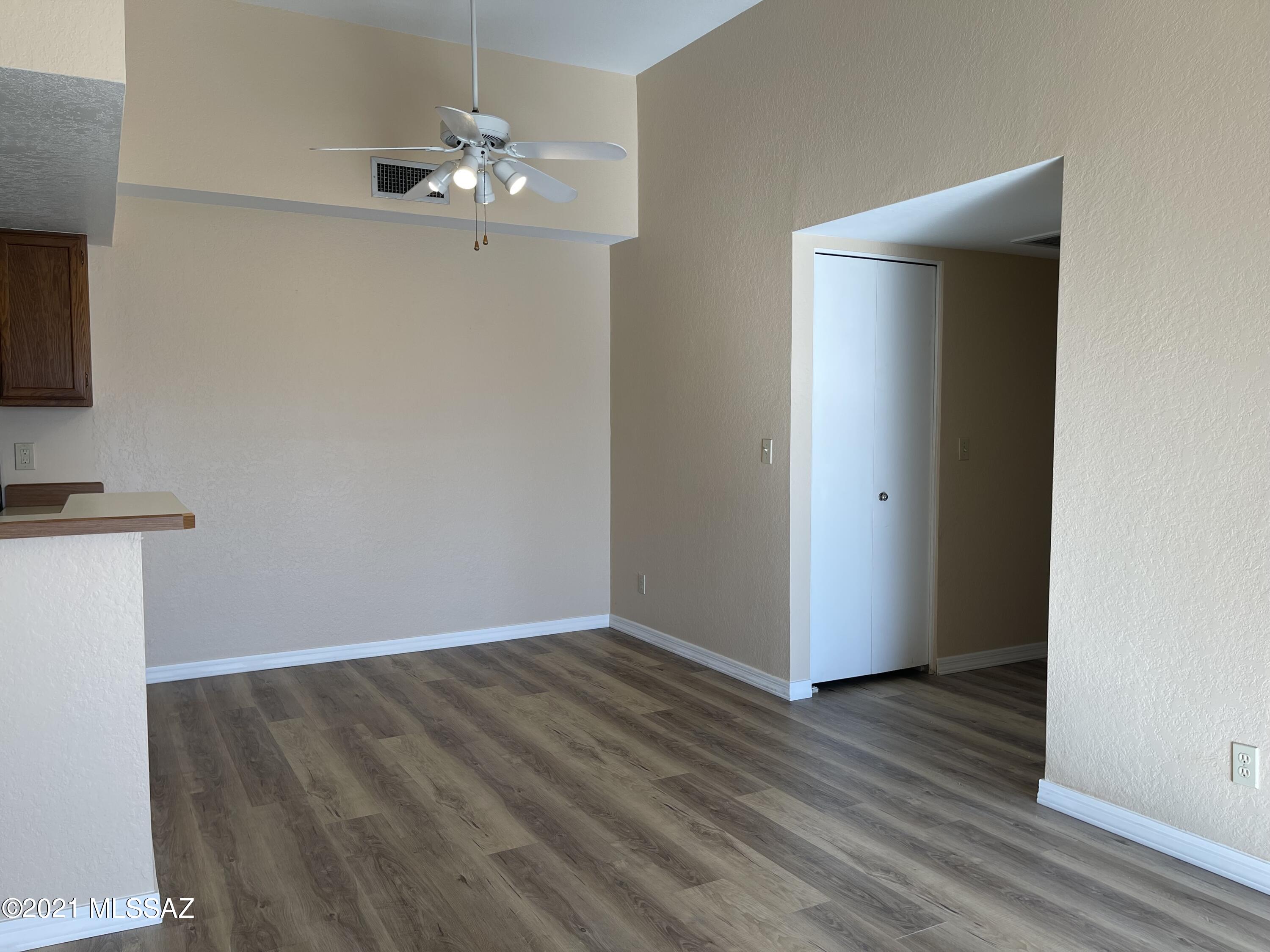 Summertree Condominiums (1-224) - Residential Lease