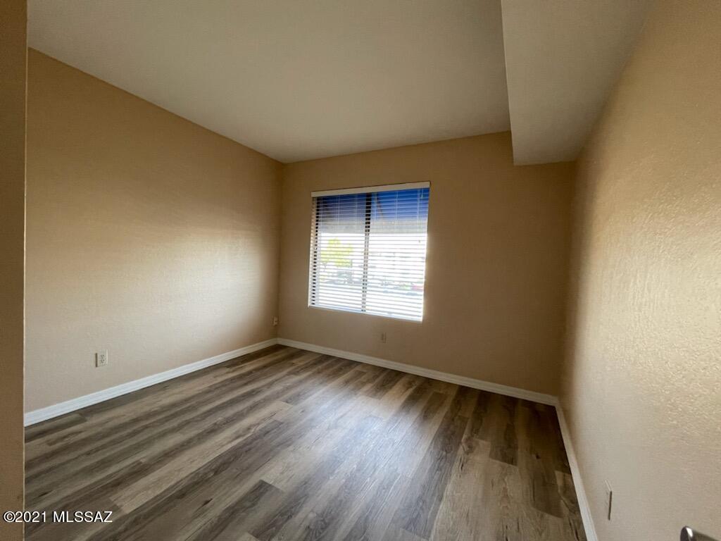 Summertree Condominiums (1-224) - Residential Lease