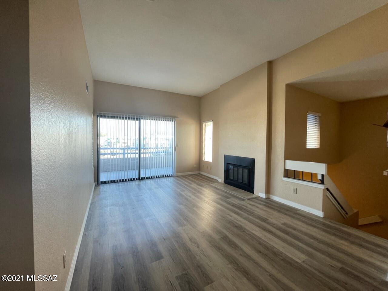 Summertree Condominiums (1-224) - Residential Lease