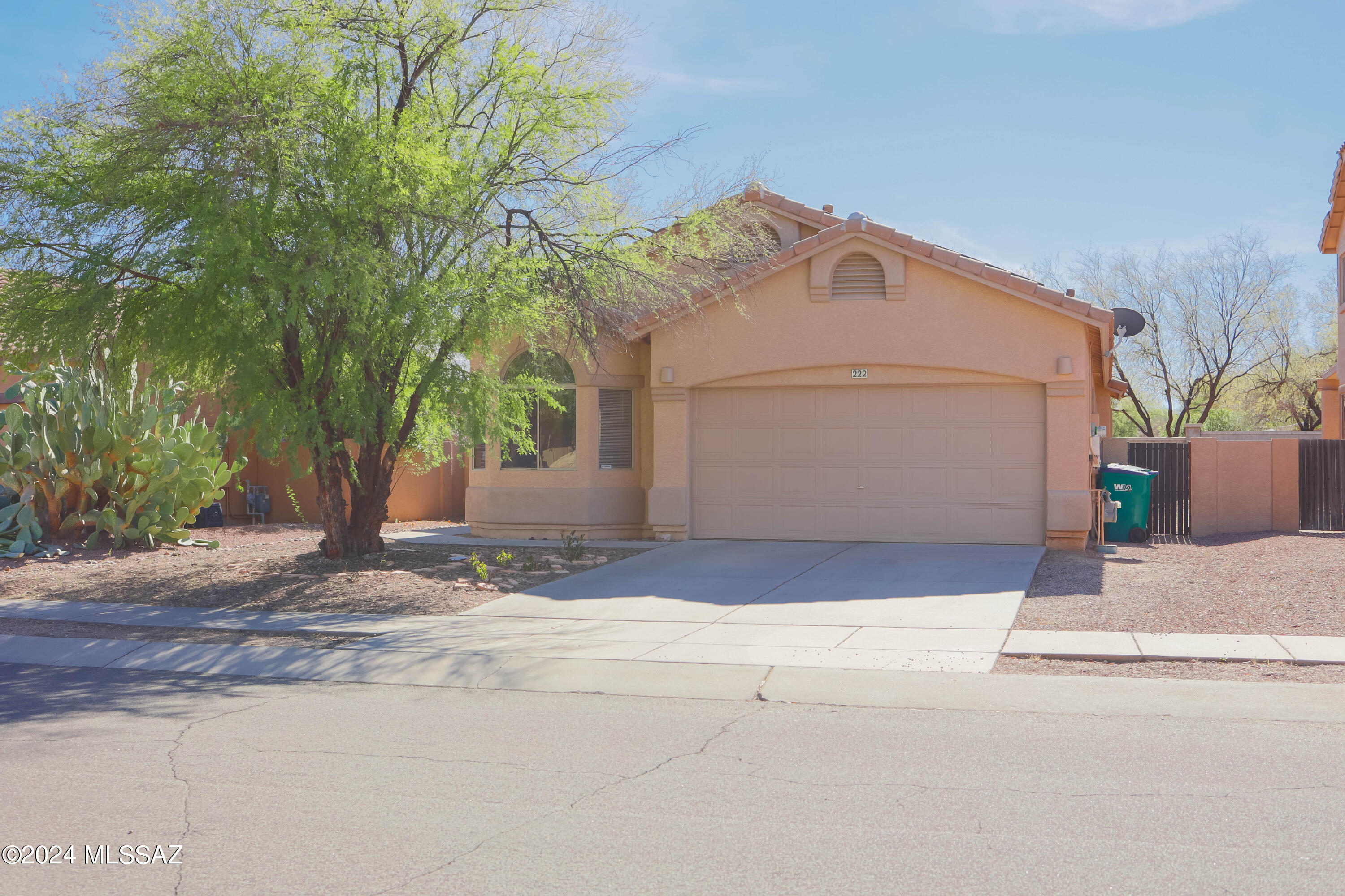 Well maintained, beautiful 3bed/2ba + Den single story home in the desired Rancho Sahuarita community. Kitchen with island and breakfast nook, split floorplan, master suite with bay window and walk-in closet, master bath with double vanity, updated cabinets in bath and kitchen, and the den with a closet can easily be converted to a 4th bedroom! Great location close to lake, parks, schools and shopping. HOA amenities including water park/gym, parks/trails and clubhouse. Solar panel loan transfer and updated HVAC all installed in 2022.