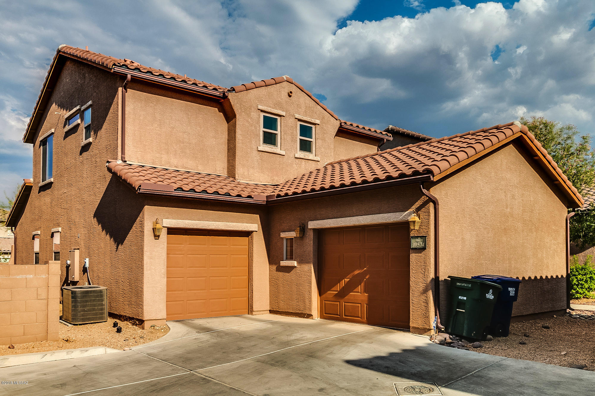 Seller to entertain offers between $199,000 and $215,000.Buy this lovely 2 story house now! This 3 bedroom 2.5 bath home can be yours. With a family room, dining room, and living room, extra den off living room, it's perfect for a family. The large double garage is fit for plenty of storage and the small back porch makes for a cozy space for summer relaxation. Don't forget the master bed and bath with a walk-in closet! Don't miss all the community amenities! Come check it out and make it yours!