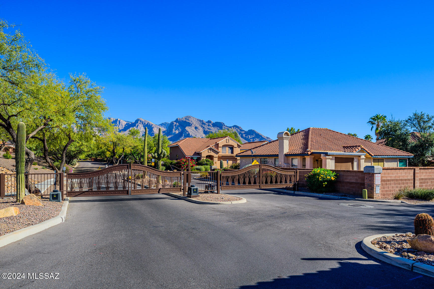 Villages Of La Canada (The) - Residential