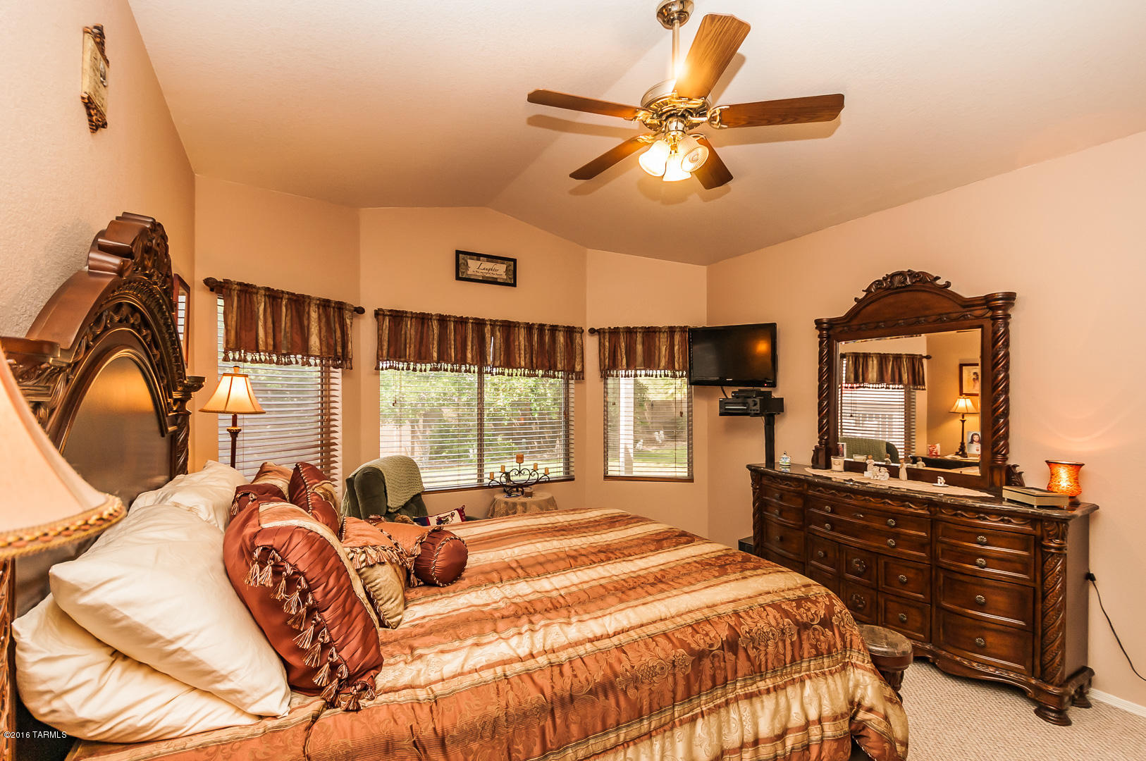 Hacienda Del Oro (1-78) - Residential