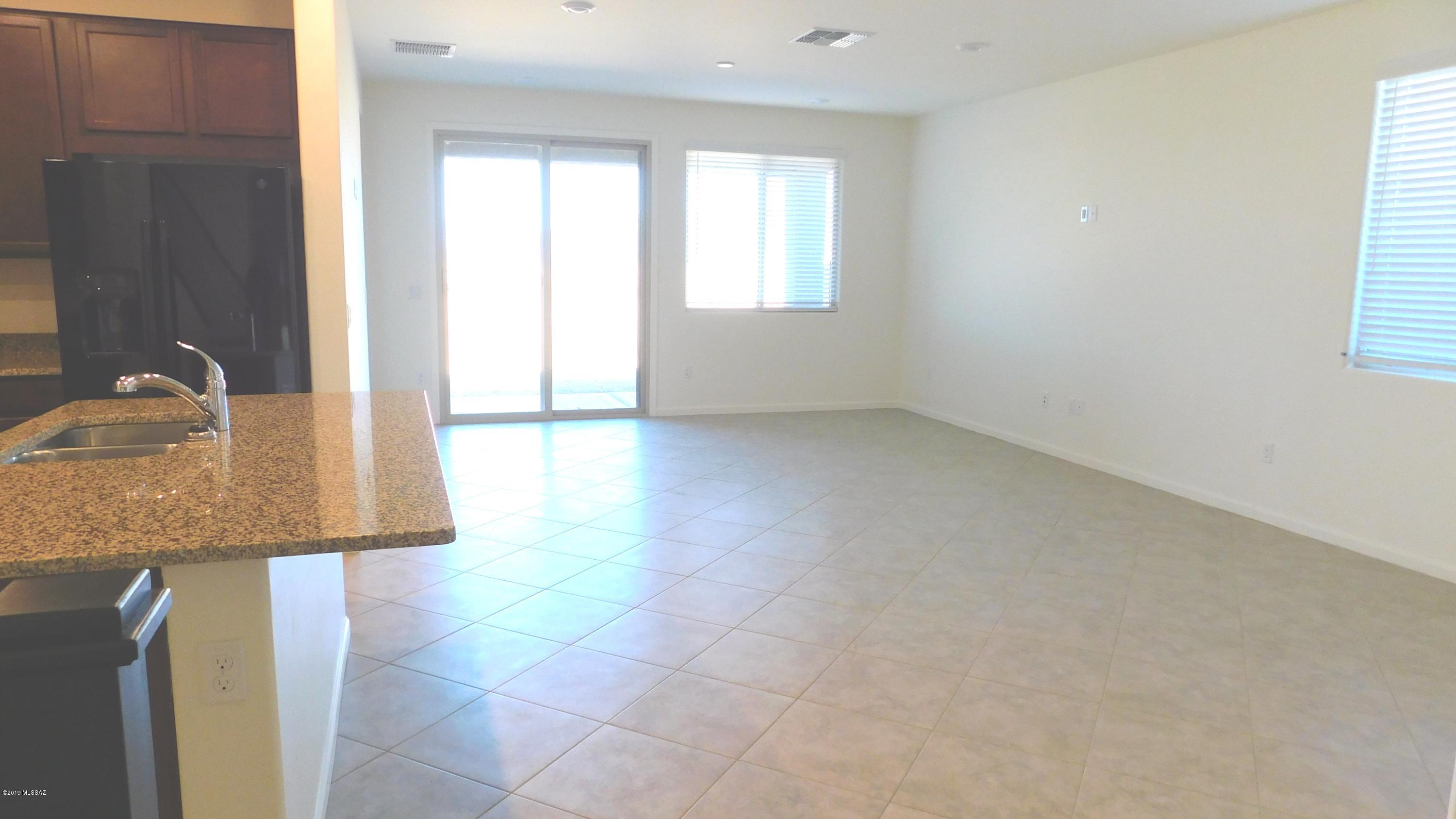 The Vistas At Rincon Knolls SQ20152600506 - Residential