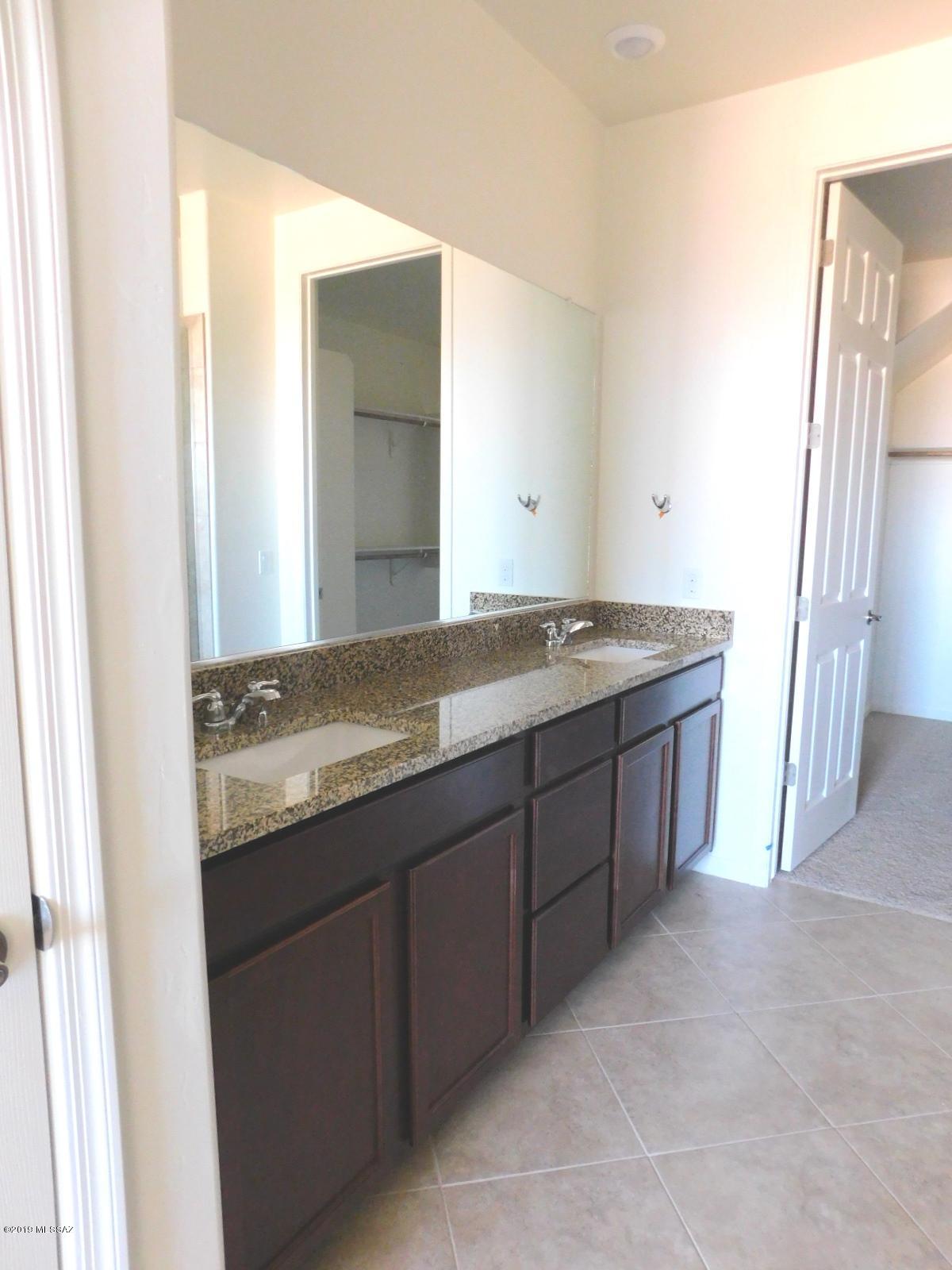 The Vistas At Rincon Knolls SQ20152600506 - Residential