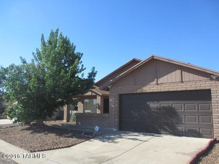 Wonderful home on large cul-de-sac lot with bright open floor plan. With vaulted ceilings, spacious family and living room. The back and front have covered patios. With RV parking, this is a rare find. Washer/dryer included. Air conditioning. NW location. Pets Negotiable upon approval.