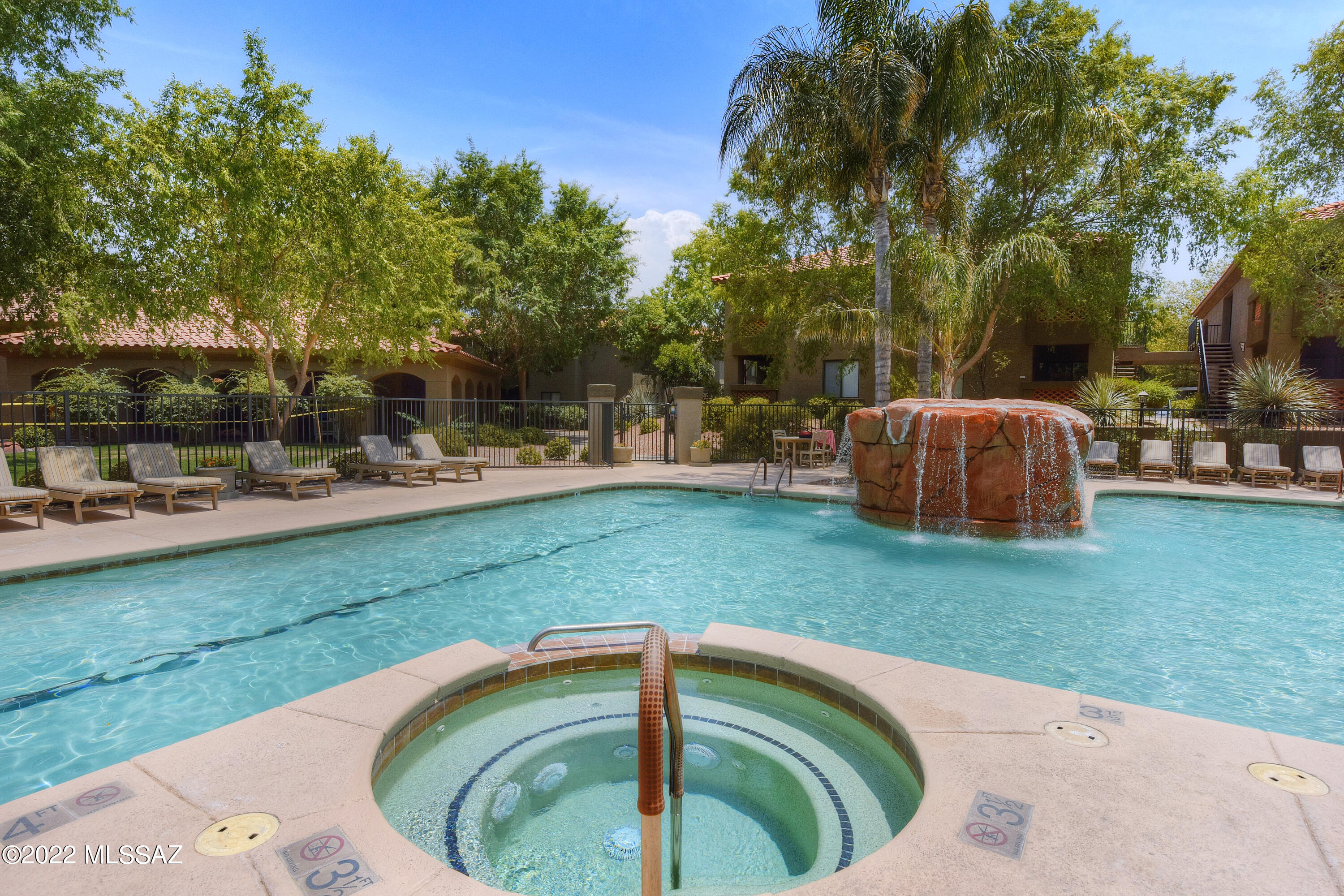 Veranda at Ventana Condominiums - Residential