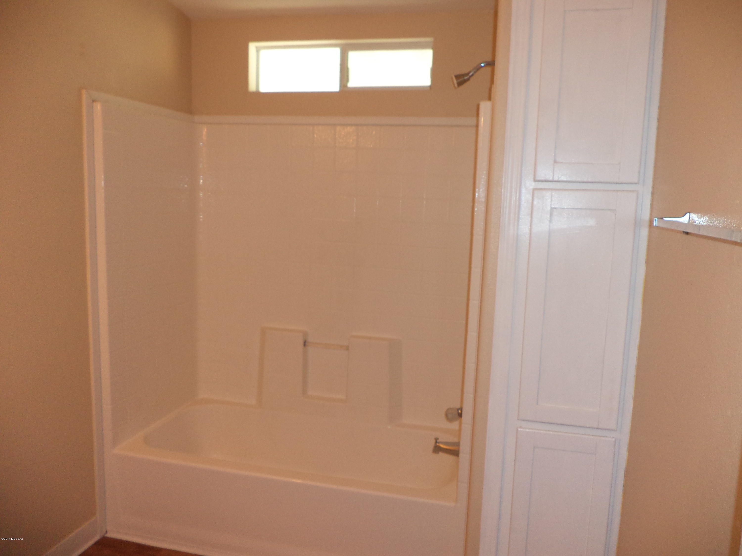 Lincoln Terrace (1-43) - Residential