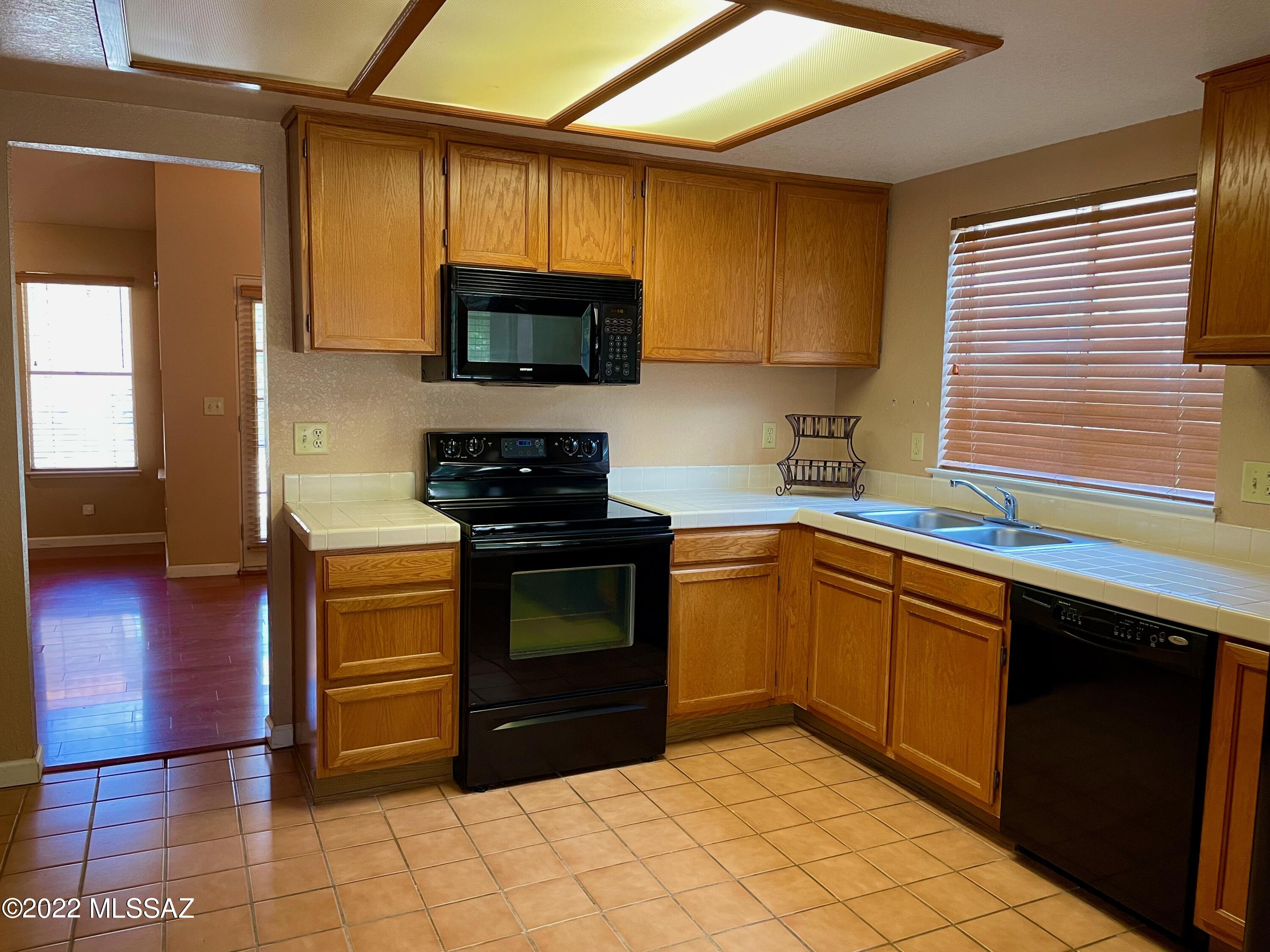 Elliott Homes At Rita Ranch (1-521) - Residential