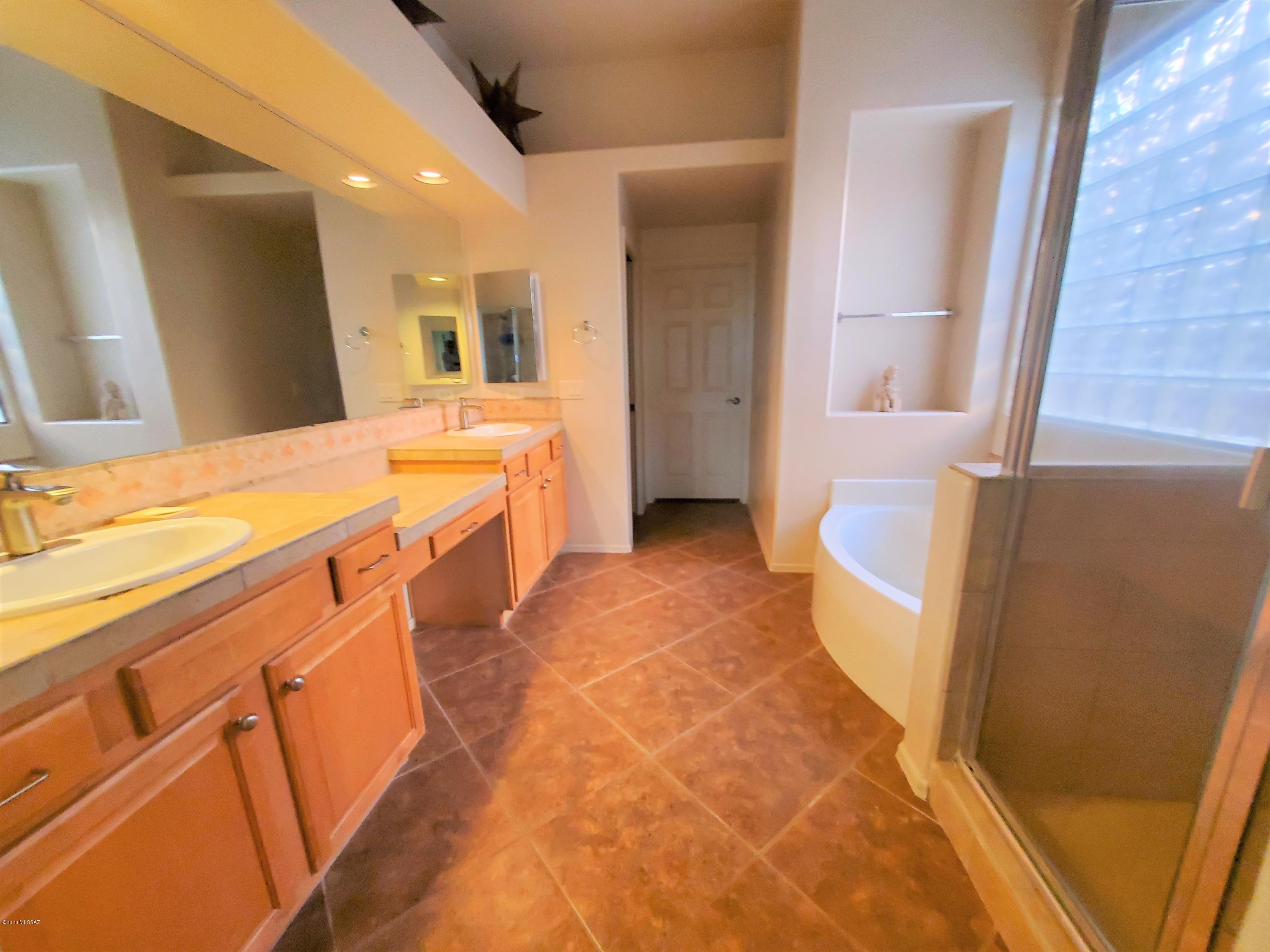 Rancho Del Lago (541-607) - Residential