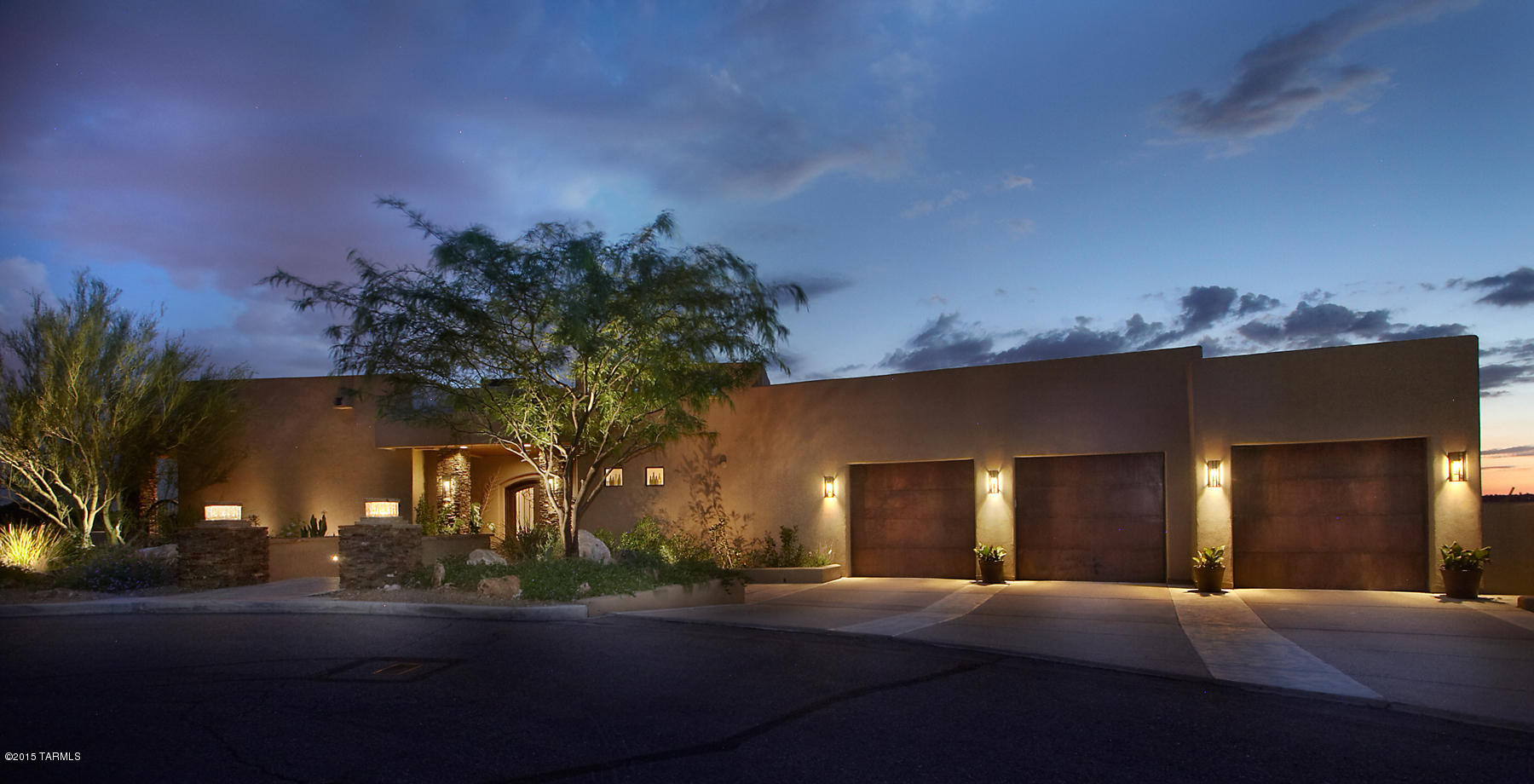 From quiet cul-de-sac location magnificent entry into Great Room with wood beam ceilings and huge mountain view through wall of windows and overlooking pool and spa.  Premium finishes, kitchen with granite counters and Dacor appliances including six burner stove. Formal dining room with patio for entertaining. Scored concrete floors, 8 Ft alder doors, natural stone fireplaces and patio columns. Truly a wonderful home!