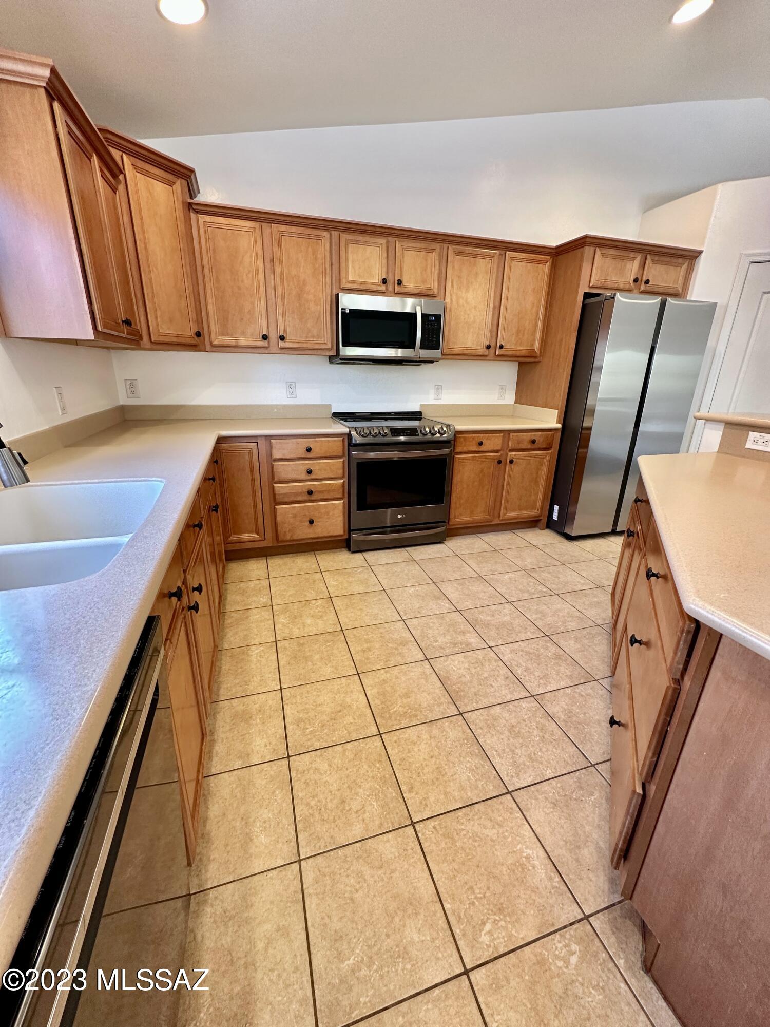 Sycamore Park Village 1 (1-94) - Residential Lease