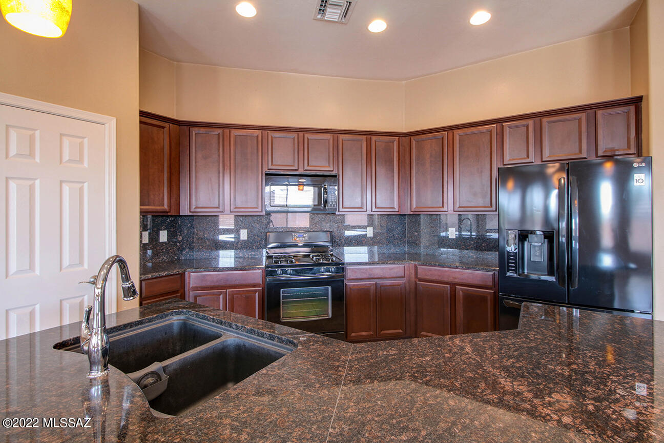 Preserve II at Dove Mtn (183-305) - Residential Lease