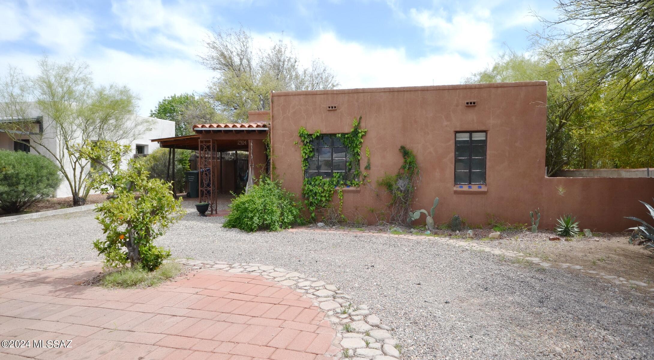 Already Inspected & Repaired! Newly Updated Home w/Guest House In Historic Blenman Elm Neighborhood! Seller Completely Remodeled The Great Room & Added New Appliances In The Kitchen. The Cozy Detached Guest House (With Private Patio & Laundry Area) Is Great For A Relative Who Wants The 3rd Bedroom, But Is Currently Being Rented For $1,200/mo! Large Back-Yard Is Spacious & Serene. Large Front-Yard Allows For Tons Of Parking. Unique Find, That Won't Last Long!