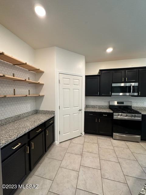 Vista Del Lago Norte SQ20140780198 - Residential Lease