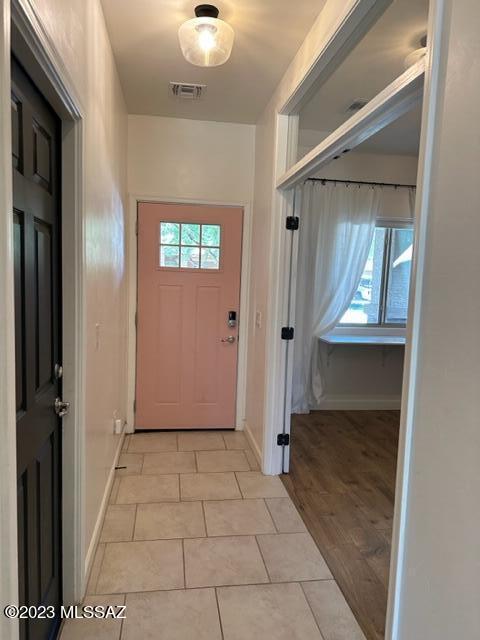 Vista Del Lago Norte SQ20140780198 - Residential Lease