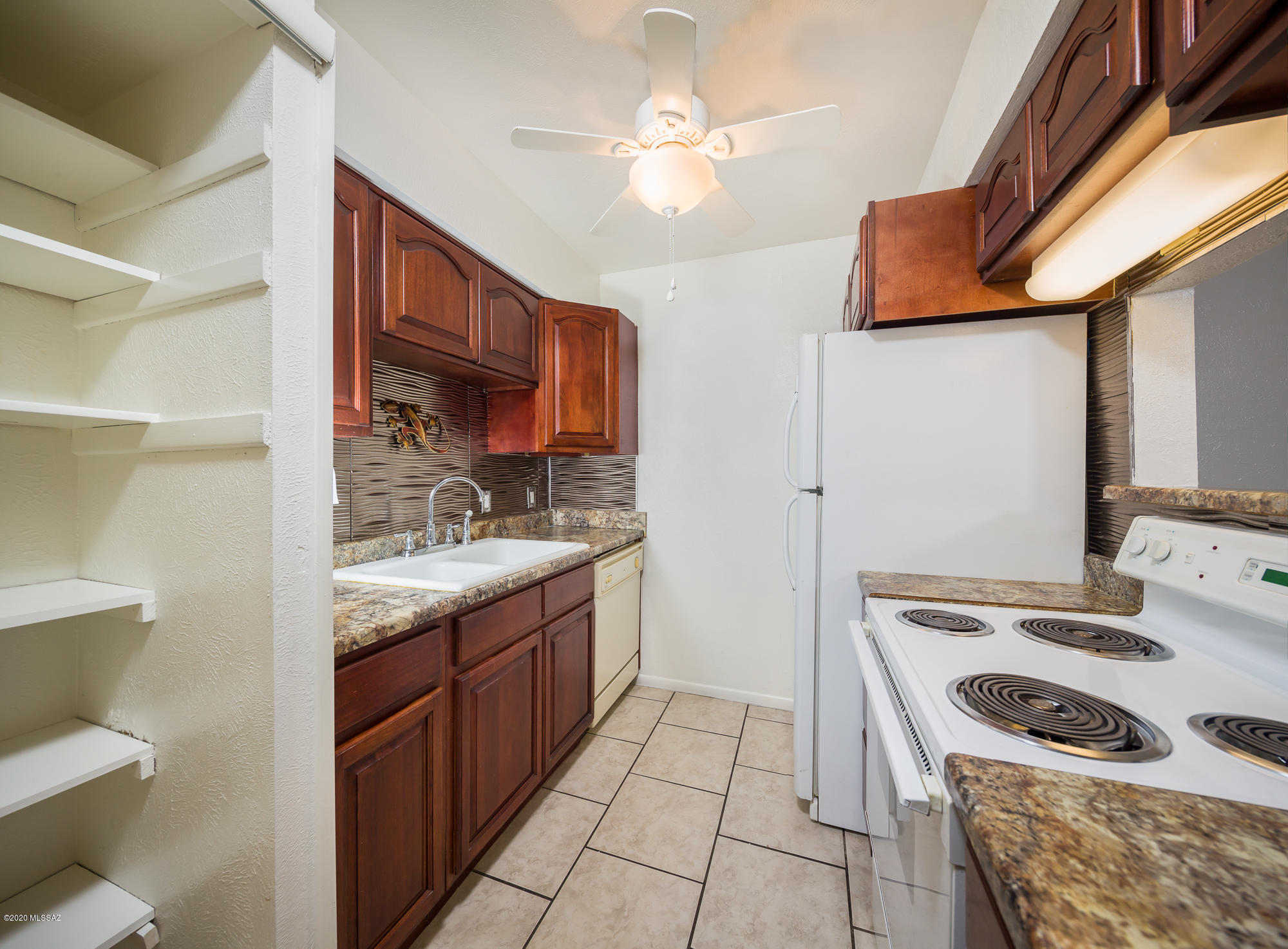 Las Colinas Condominiums - Residential