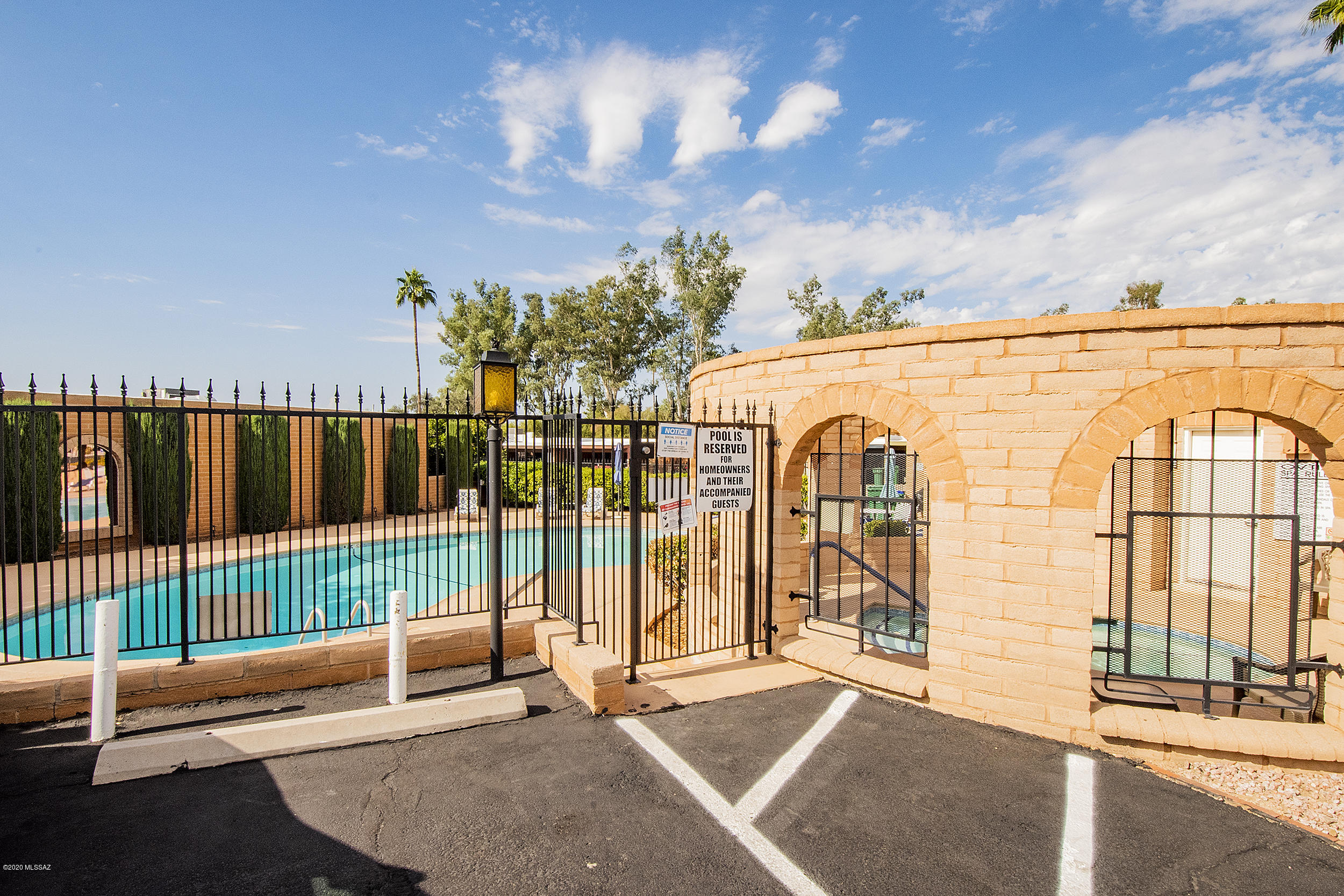 Oro Valley Townhouses (47-52, 58-91) - Residential