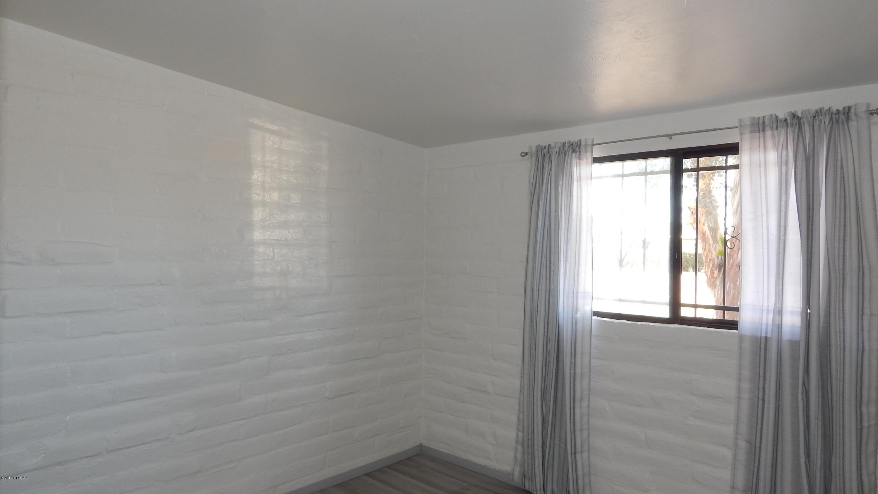 Cottonwood Manor - Residential Lease