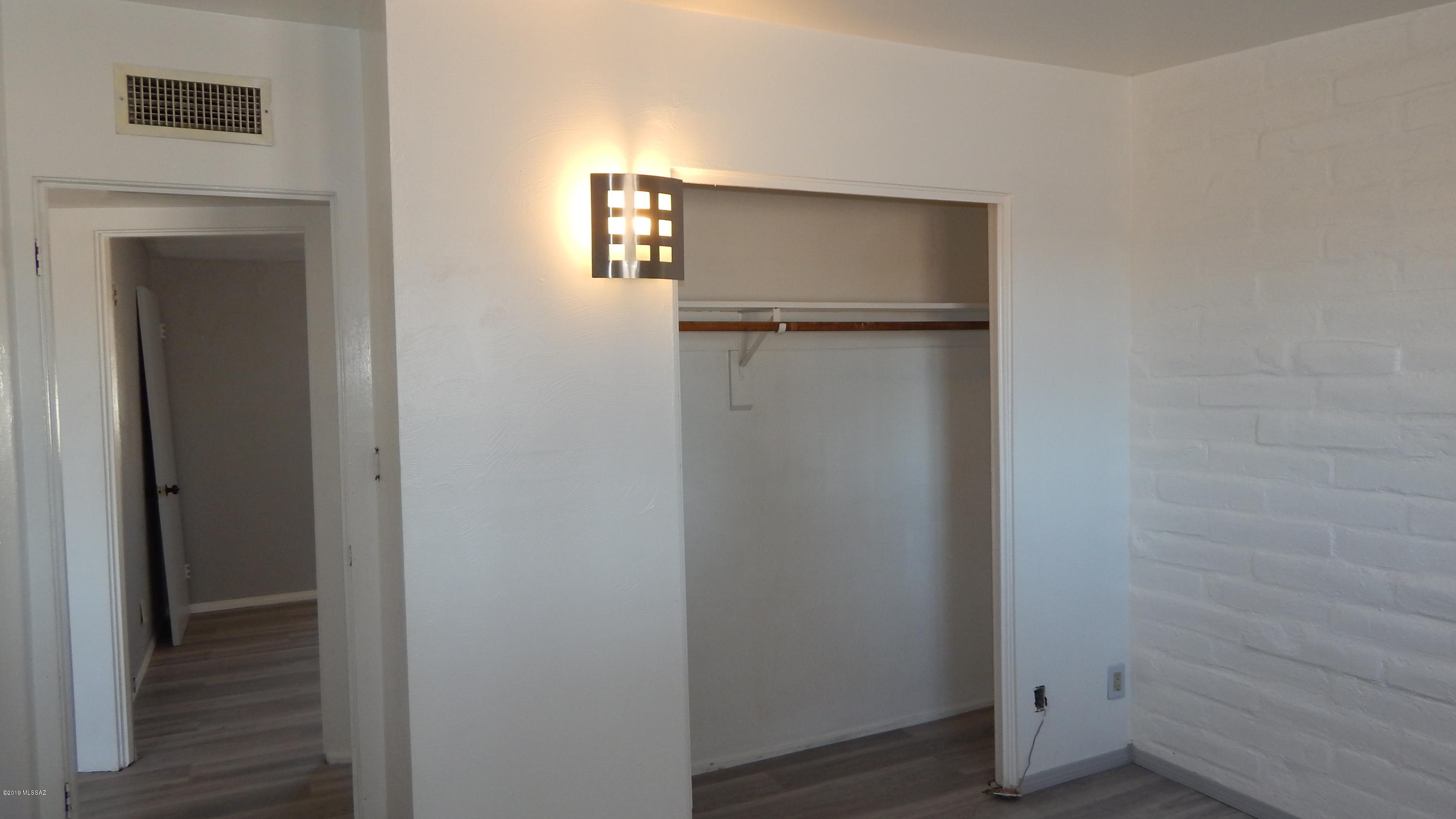 Cottonwood Manor - Residential Lease