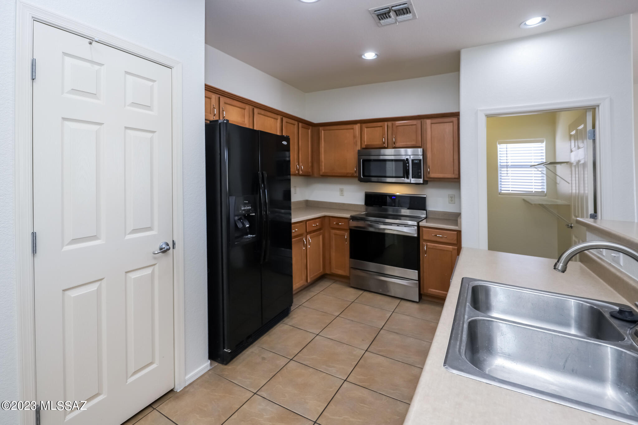 Presidio Vista (1-36, 118-181) - Residential Lease