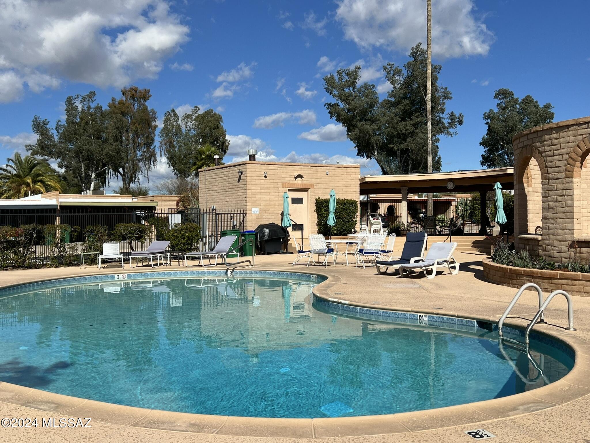 Oro Valley Townhouses (47-52, 58-91) - Residential
