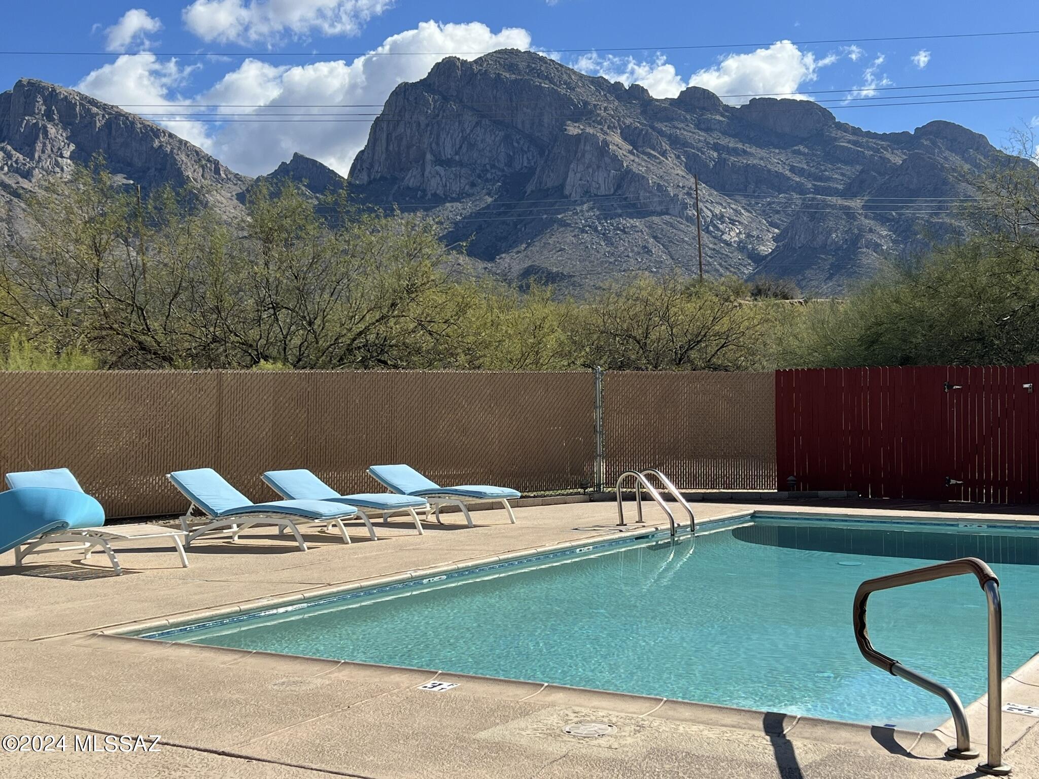 Oro Valley Townhouses (47-52, 58-91) - Residential
