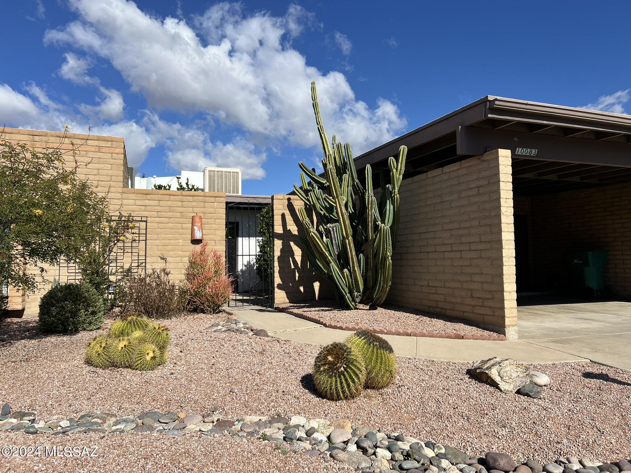 Oro Valley Townhouses (47-52, 58-91) - Residential
