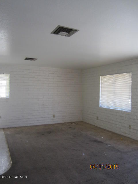 Bronx Park - Residential Income