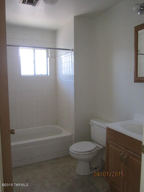 Bronx Park - Residential Income