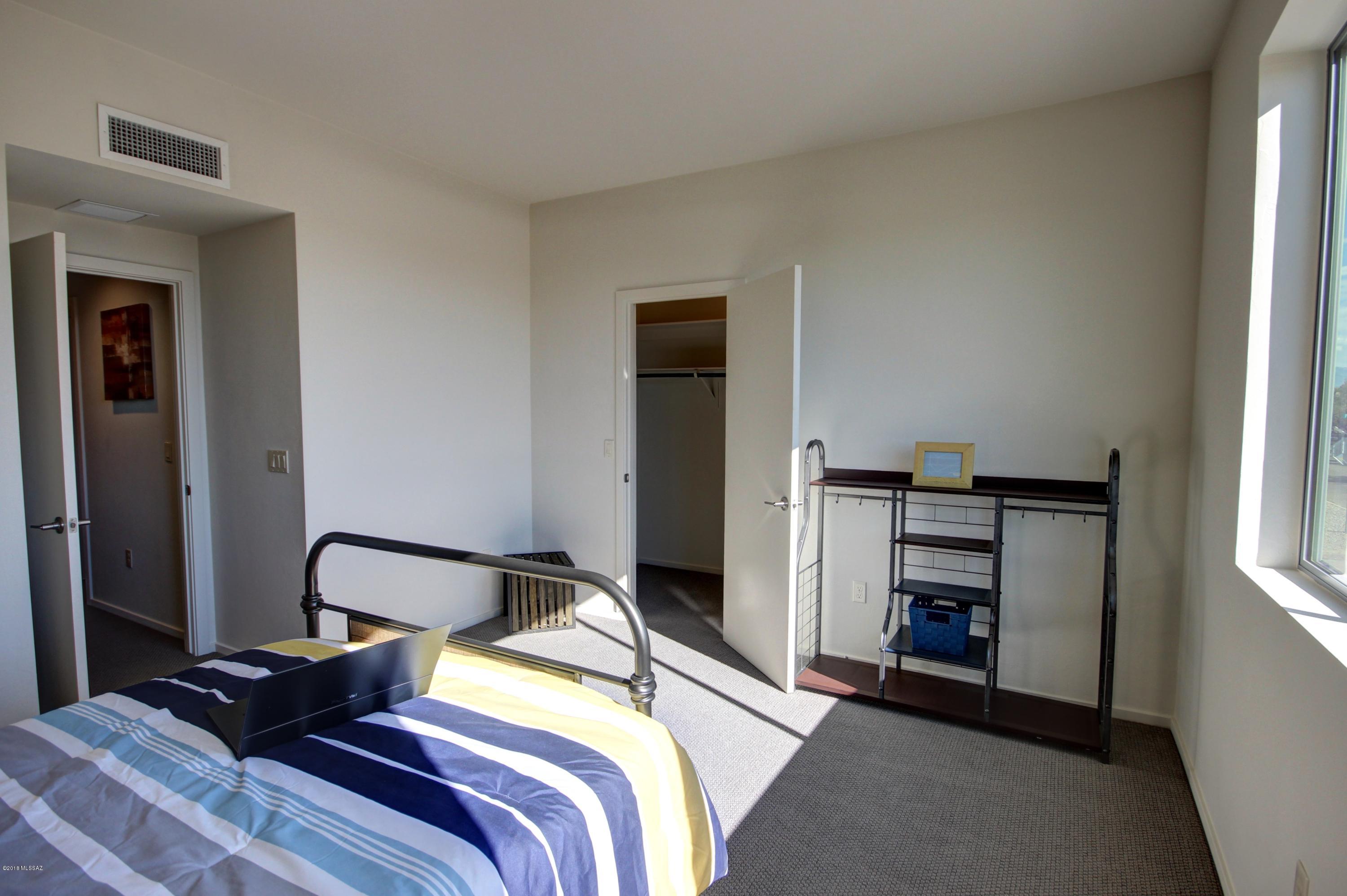 Camino Modern SQ20180120608 - Residential