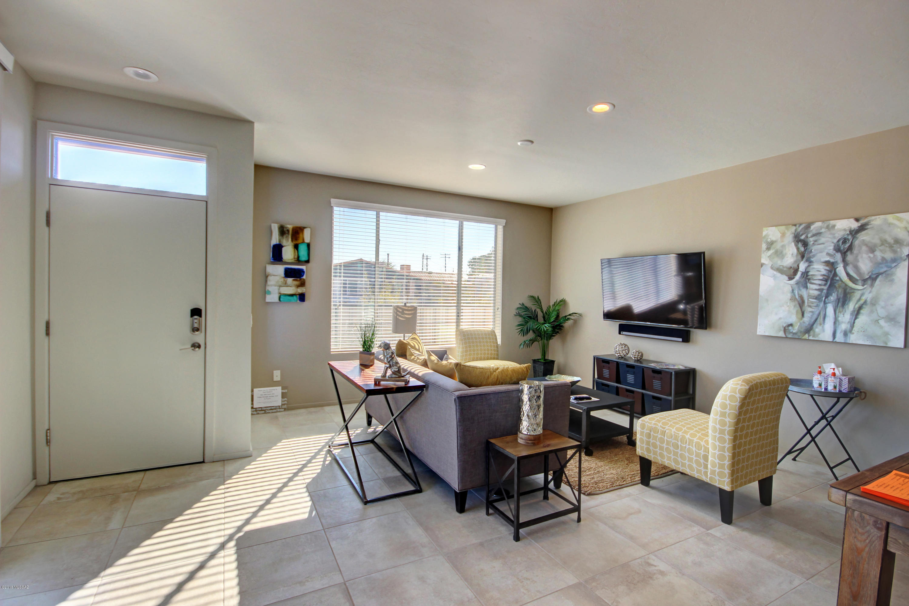Camino Modern SQ20180120608 - Residential