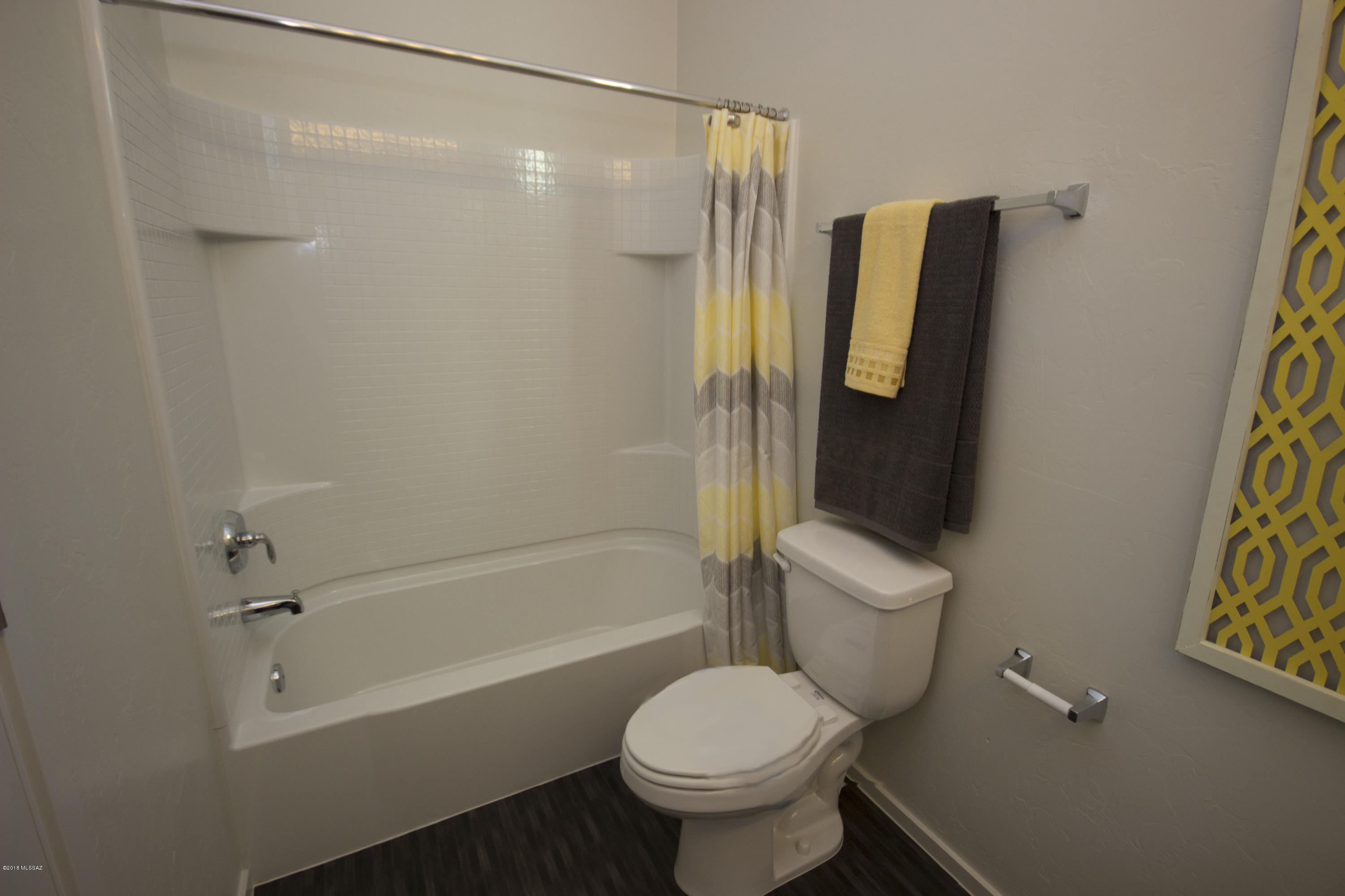Camino Modern SQ20180120608 - Residential