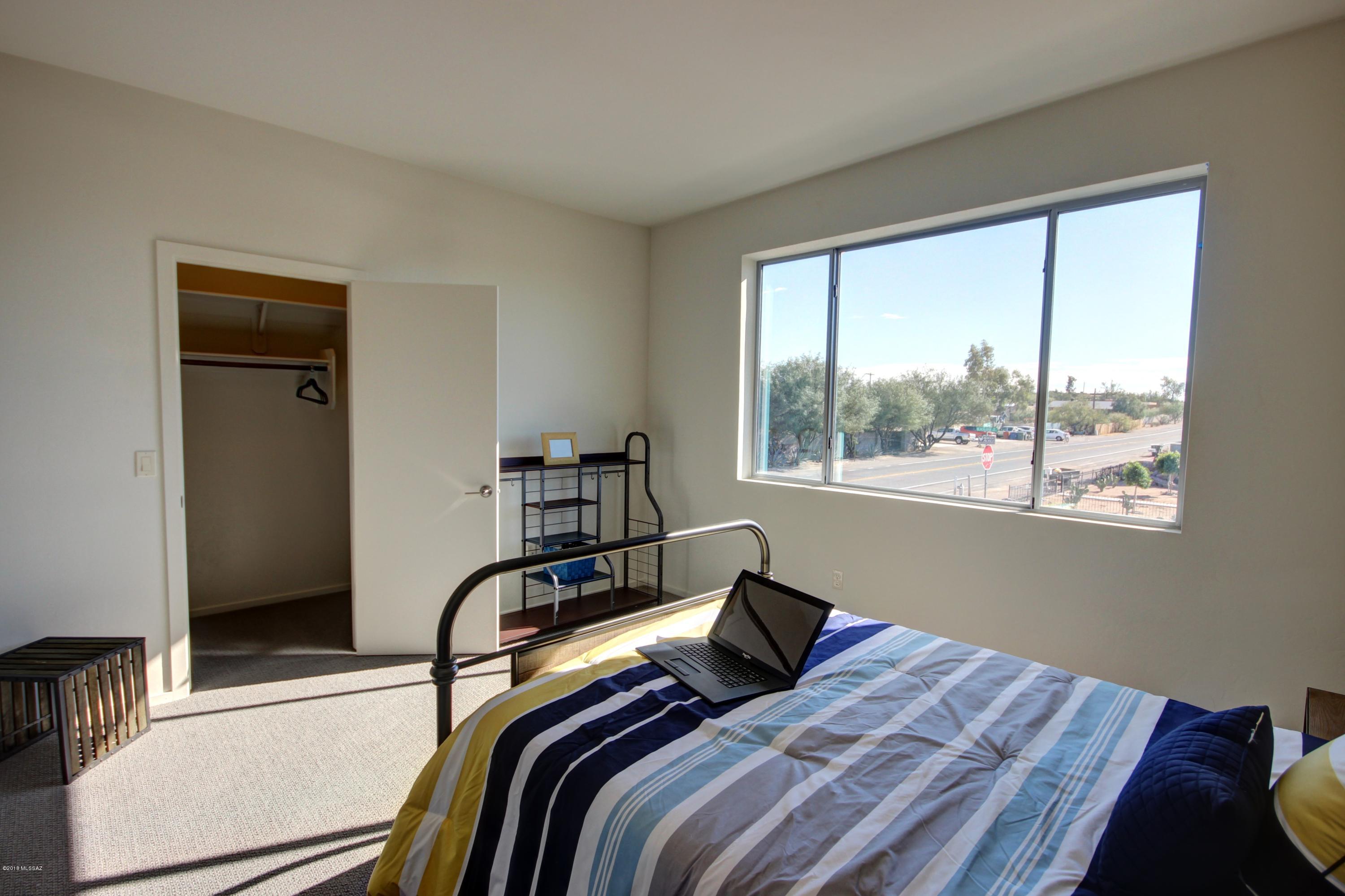 Camino Modern SQ20180120608 - Residential