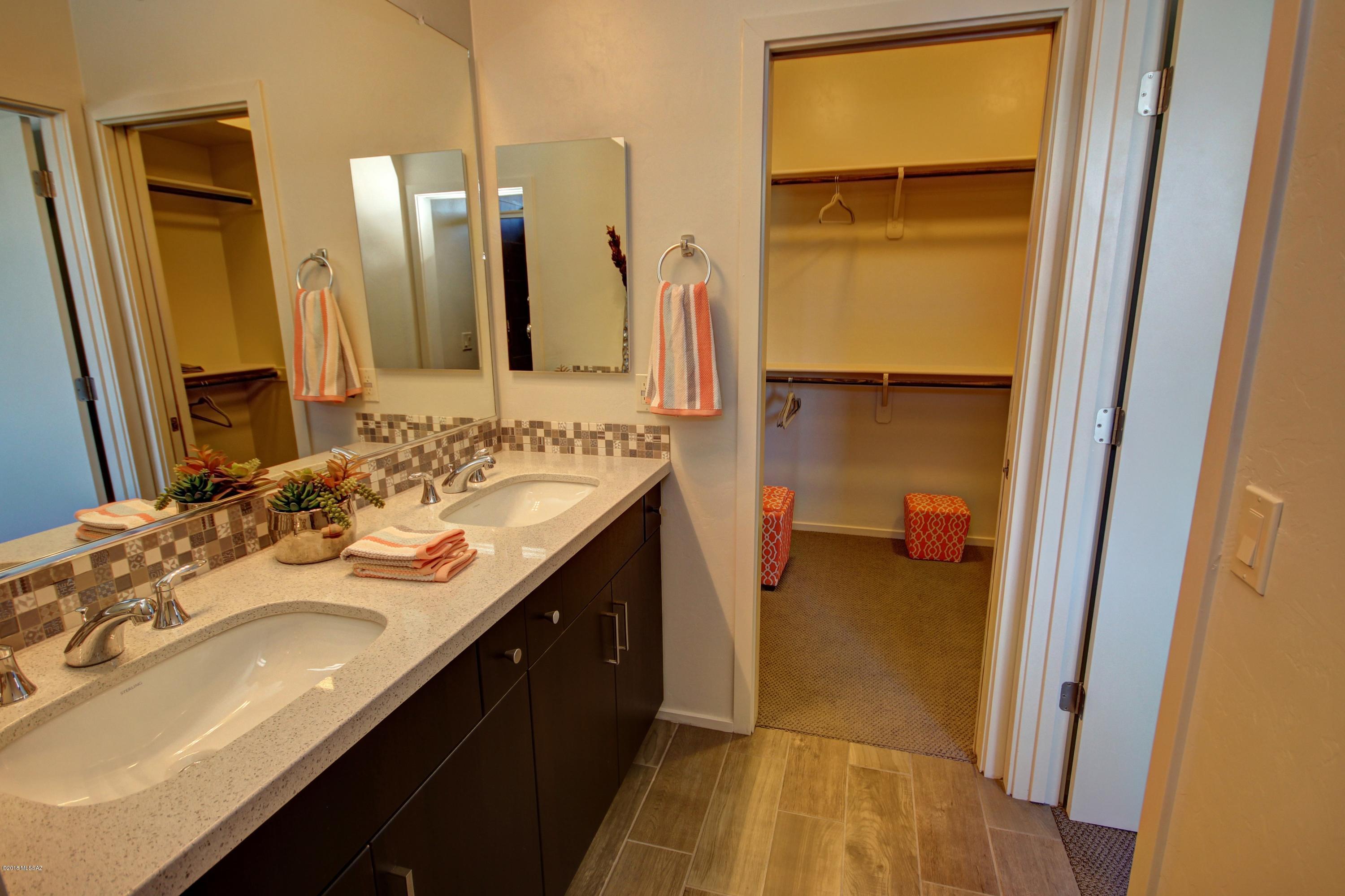 Camino Modern SQ20180120608 - Residential