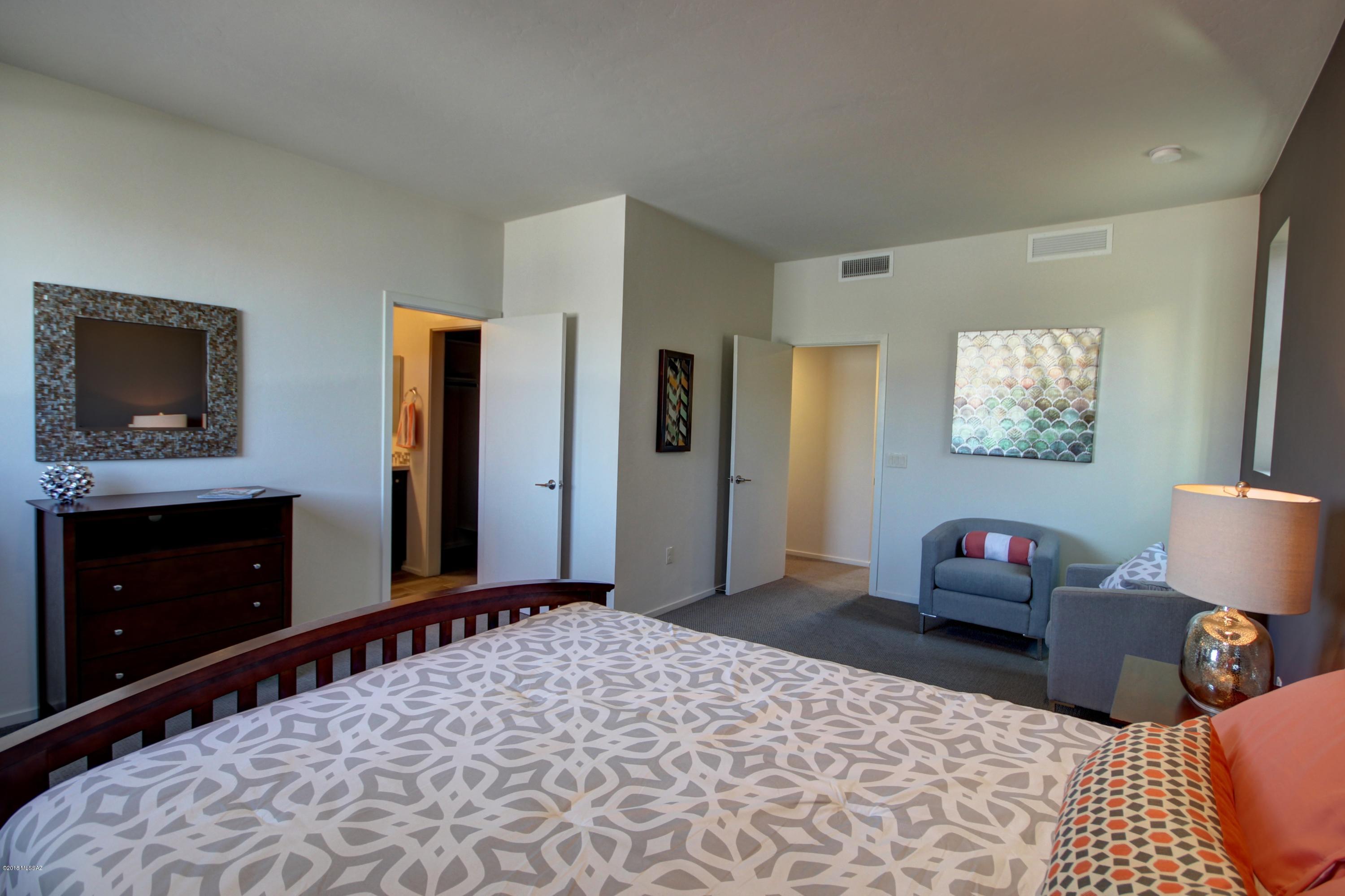 Camino Modern SQ20180120608 - Residential