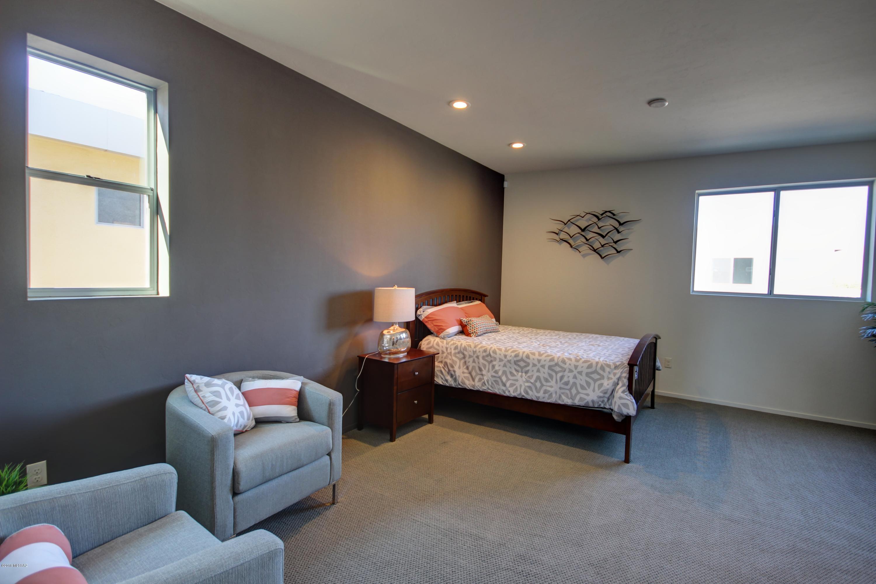 Camino Modern SQ20180120608 - Residential