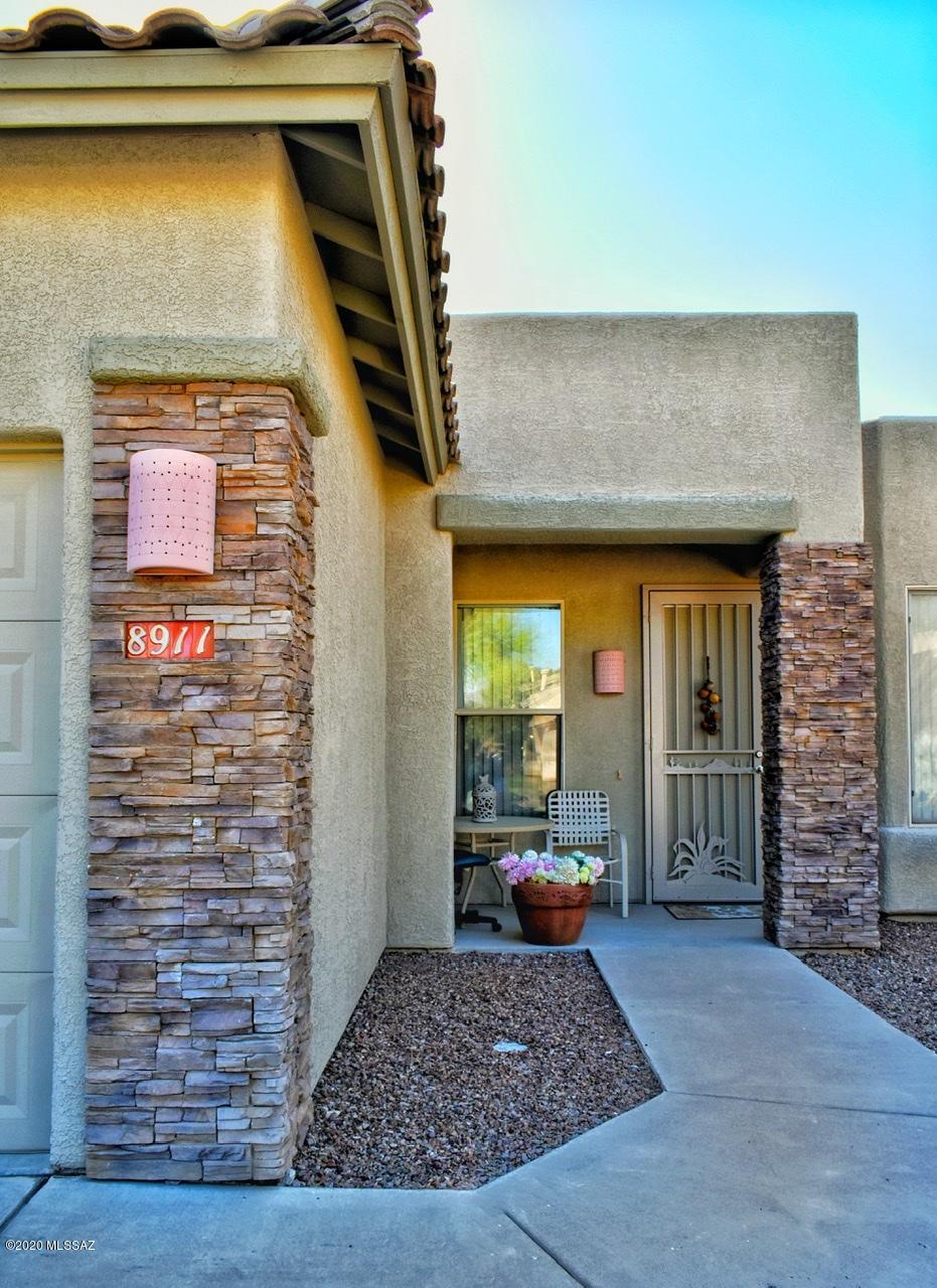 PRICED TO SELL! Bring your creativity and make this Gem into your Home. Located in NW Tucson highly desired Bluffs community is sure to wow you. Make the most of Arizona's beauty with this one owner split bedroom. You can sit next to your cozy fireplace and enjoy the view through your massive patio doors or entertain guests outdoors with your double covered patio backyard. This wonderful home is located in a premier gated community for your safety and peace of mind. Be sure to schedule your showing now!