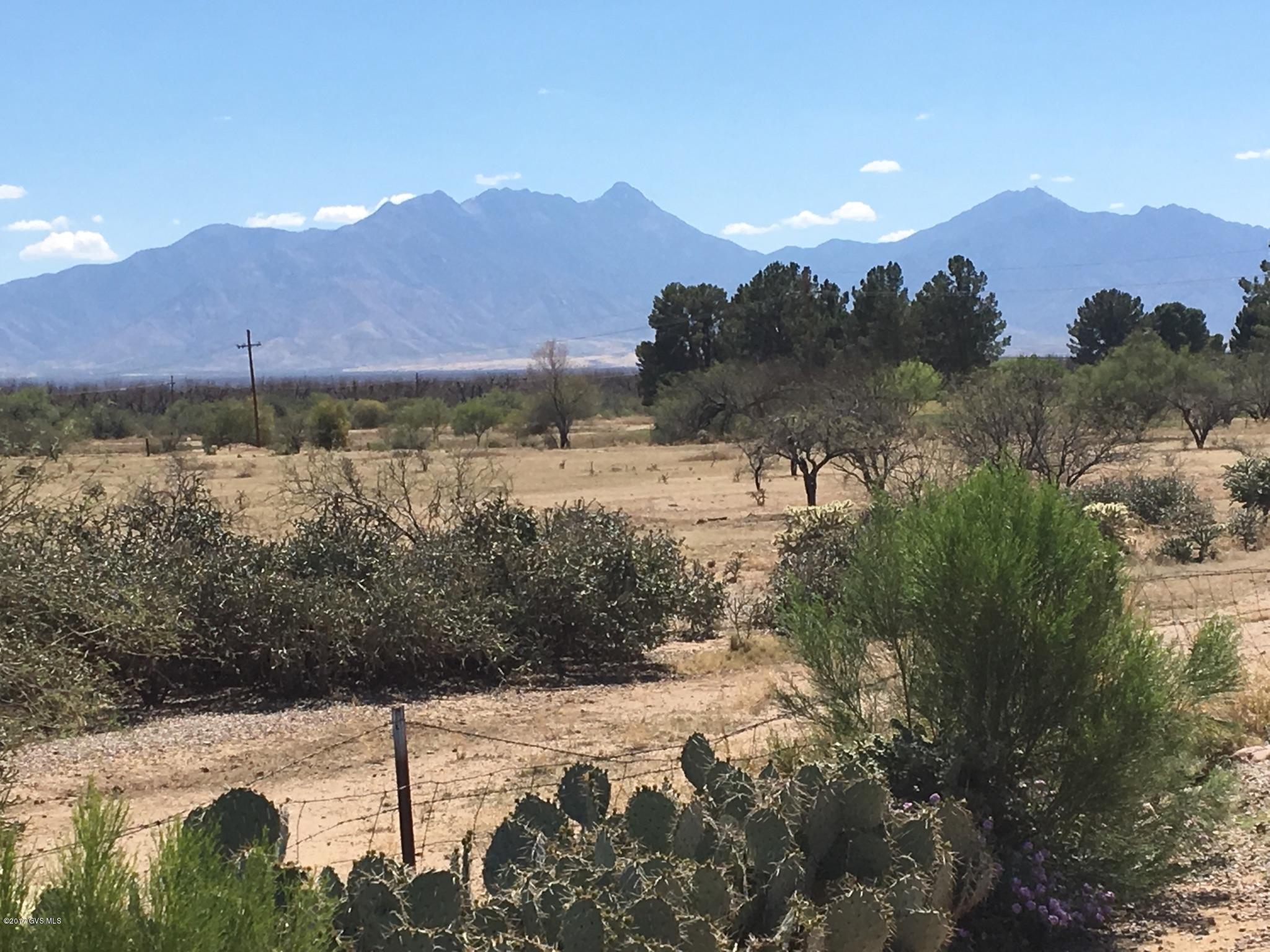 Tranquil setting. Easy care lot with common area and range land surrounding. 2 bedrooms & 2 baths, dining & living room. Kitchen with stainless steel appliances, oven is a smooth top. Breakfast area,dining area,living room all with views. 1 car garage. Well maintained. A relaxing retreat!
