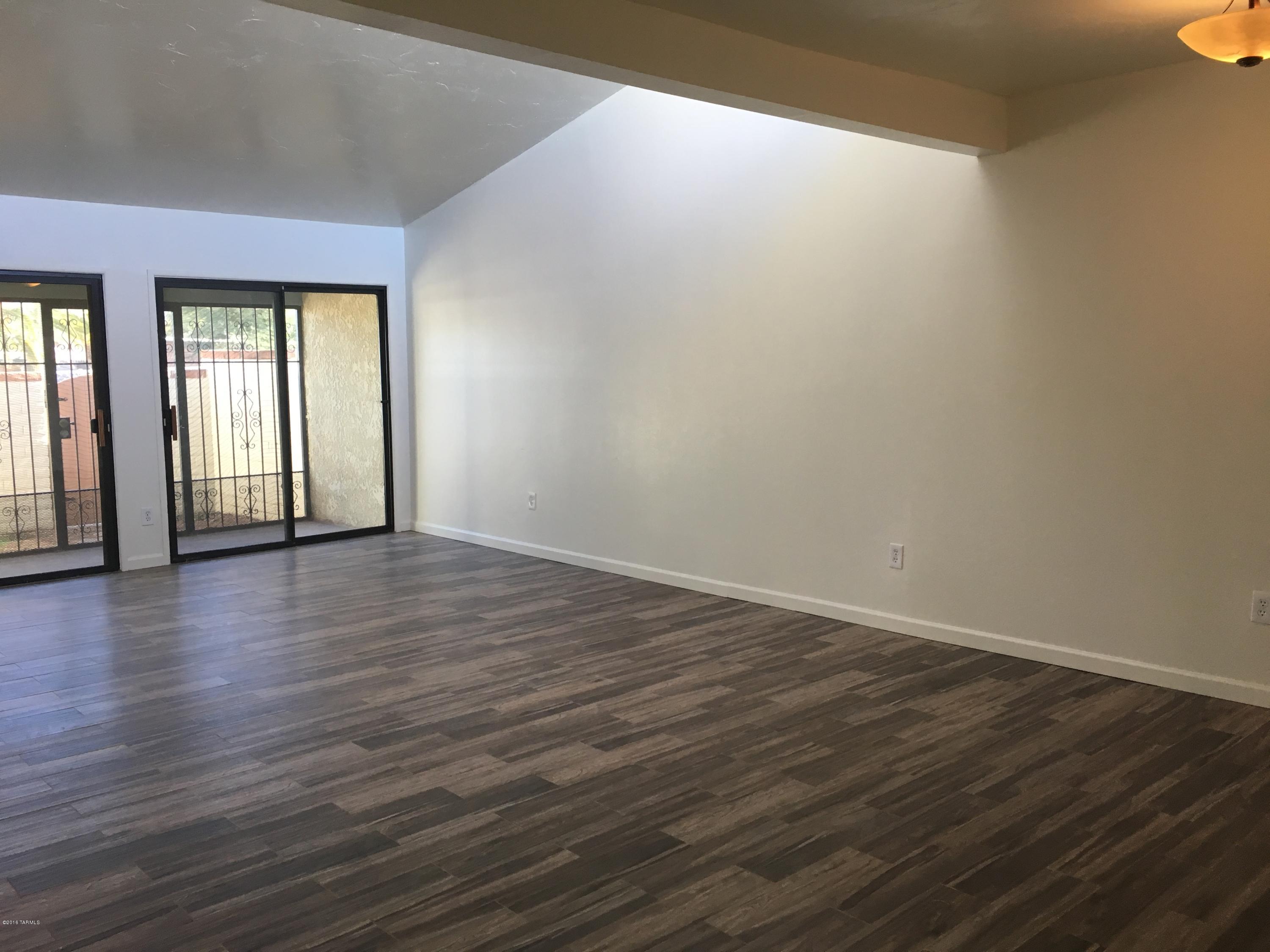 Eastern Hgts Vill - Residential