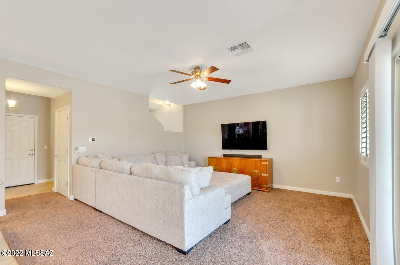 Vista Del Lago Norte SQ20140780198 - Residential