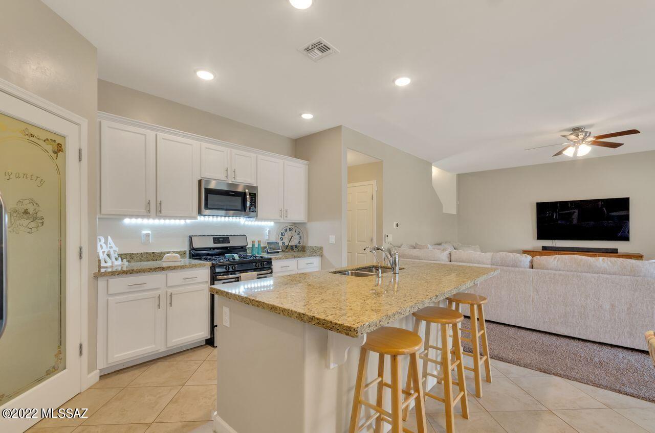 Vista Del Lago Norte SQ20140780198 - Residential