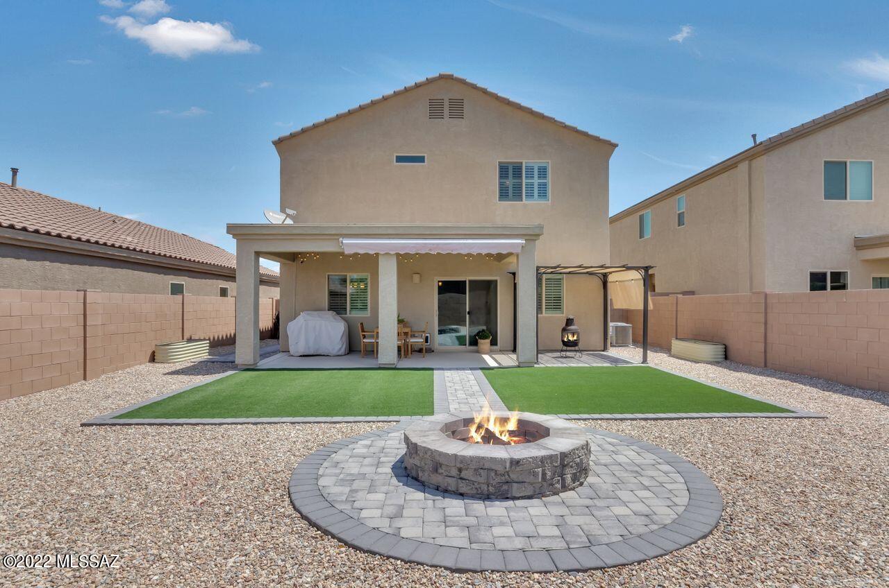 Vista Del Lago Norte SQ20140780198 - Residential