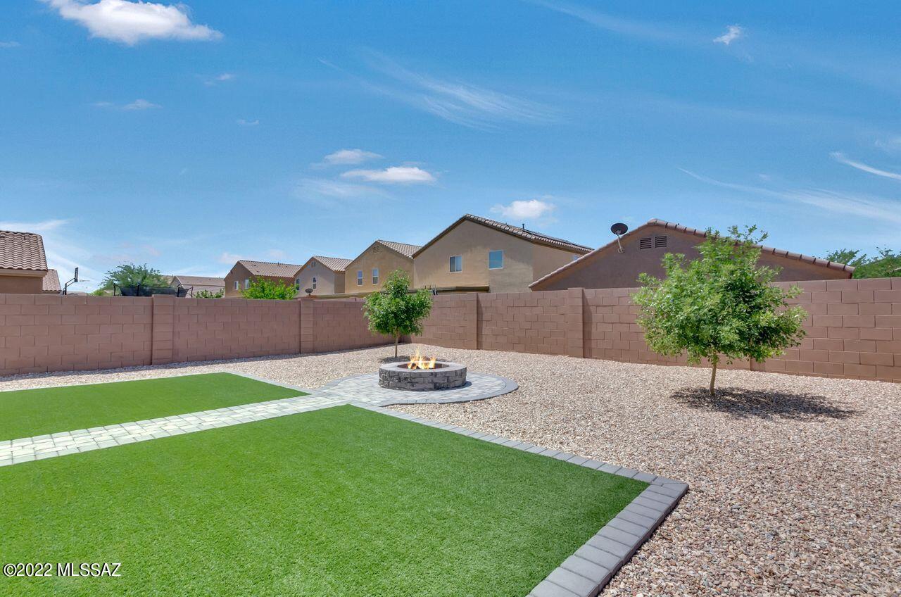 Vista Del Lago Norte SQ20140780198 - Residential