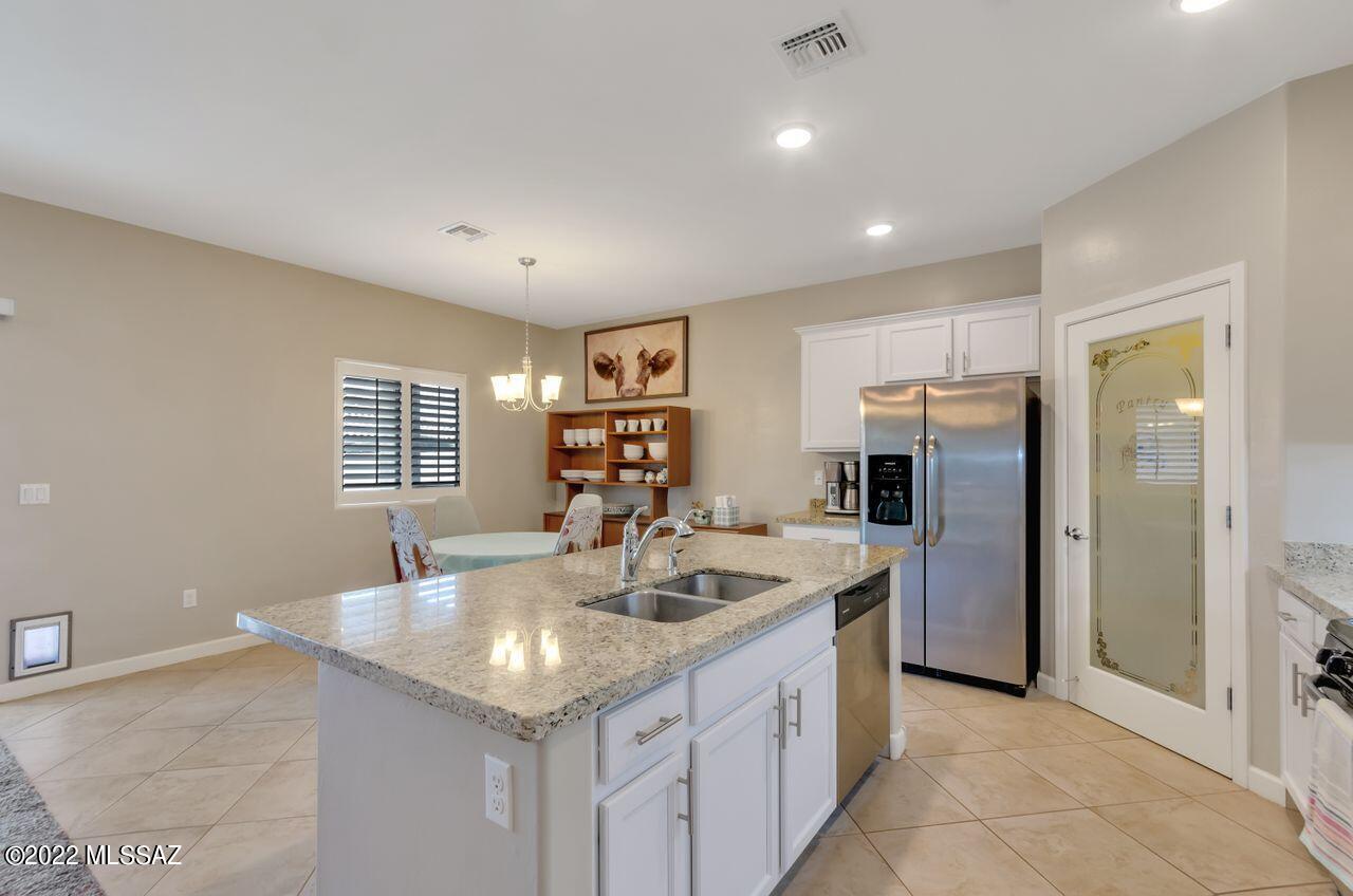 Vista Del Lago Norte SQ20140780198 - Residential