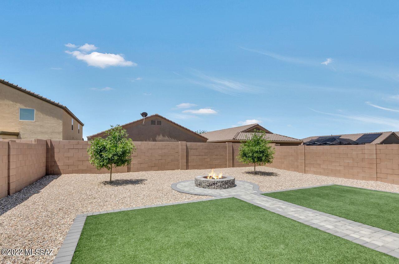 Vista Del Lago Norte SQ20140780198 - Residential