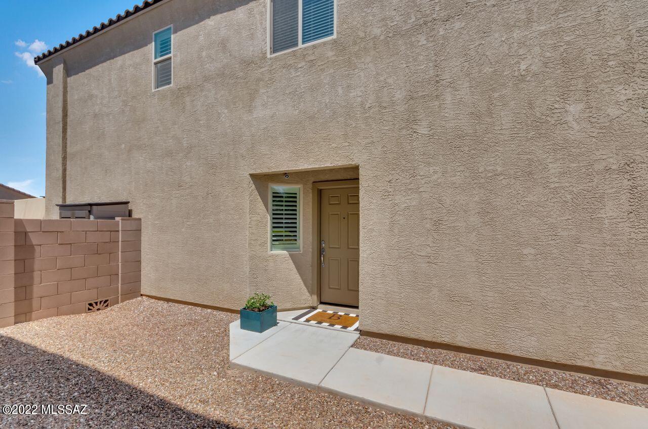 Vista Del Lago Norte SQ20140780198 - Residential