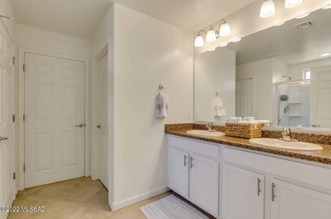 Vista Del Lago Norte SQ20140780198 - Residential